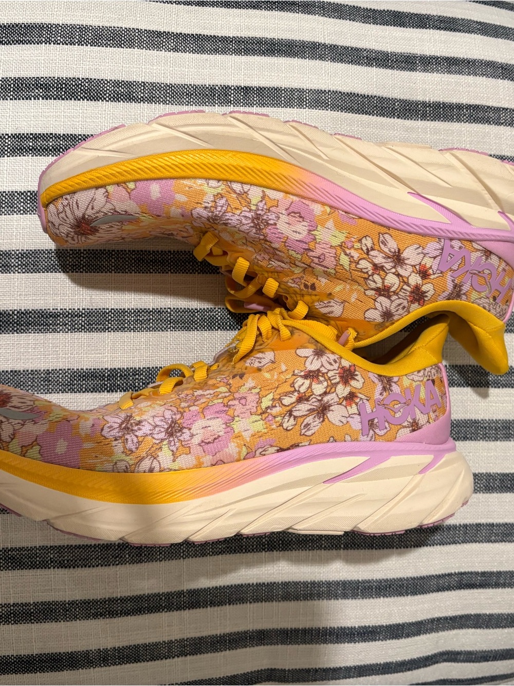 Hoka x Free People Golden Coast Floral Clifton 8 Shoes - Picture 6 of 7